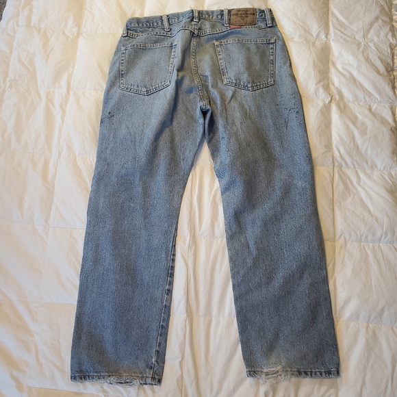 Distressed Wrangler Jeans - Picture 4 of 7